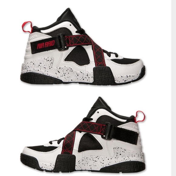 Nike - Picture 2 of 2