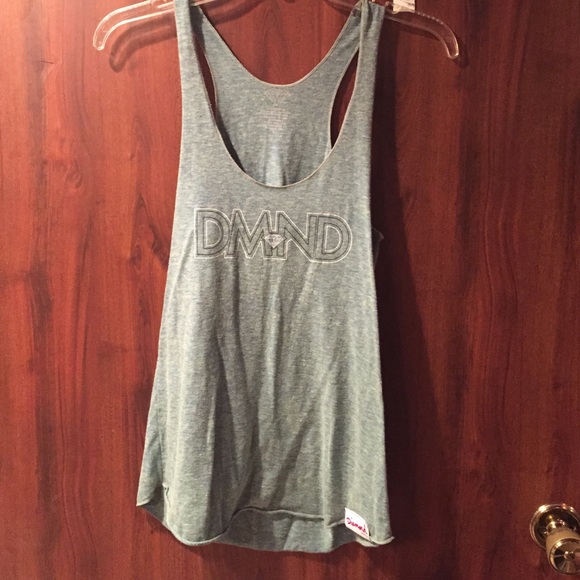 Bundle of two Diamond tanks from Pacsun