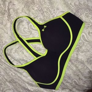 Under Armour Hi-Impact Support HeatGear Sports Bra