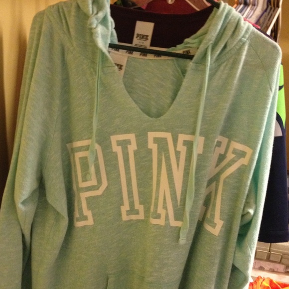 Vs PINK pullover
