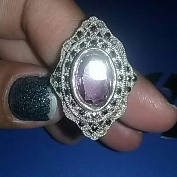 Silver ring - Picture 2 of 4