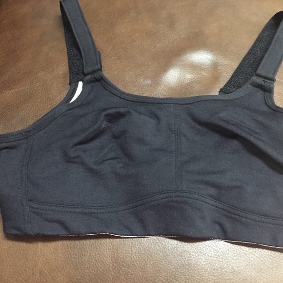 NWOT Bali black sports bra
