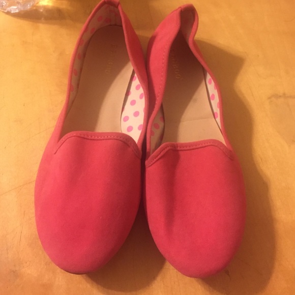 Coral pink ballet flats