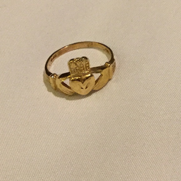 14k gold Irish ring