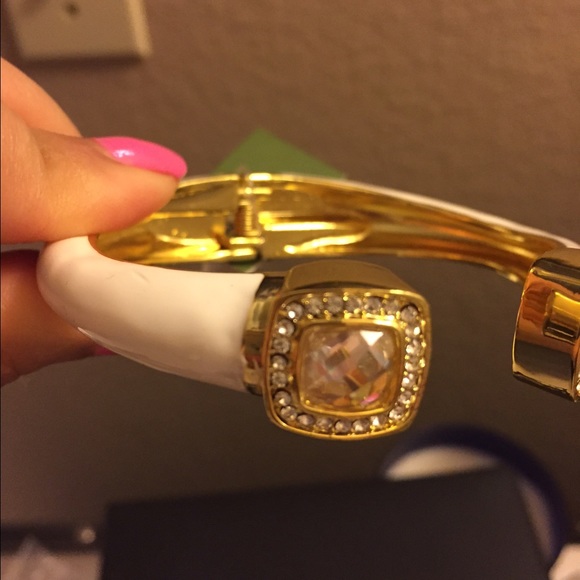 Beautiful bangle - Picture 2 of 2