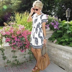 HP🎉 Chicwish floral v-neck dress