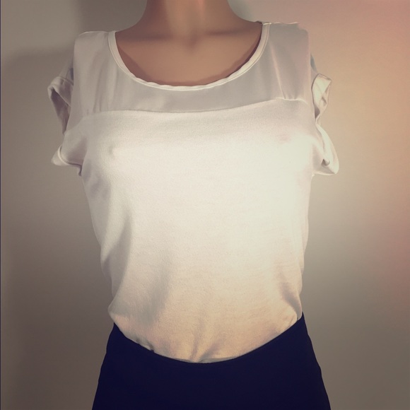 🆕 Kardashian kollection contrast shoulder tee - Picture 1 of 3
