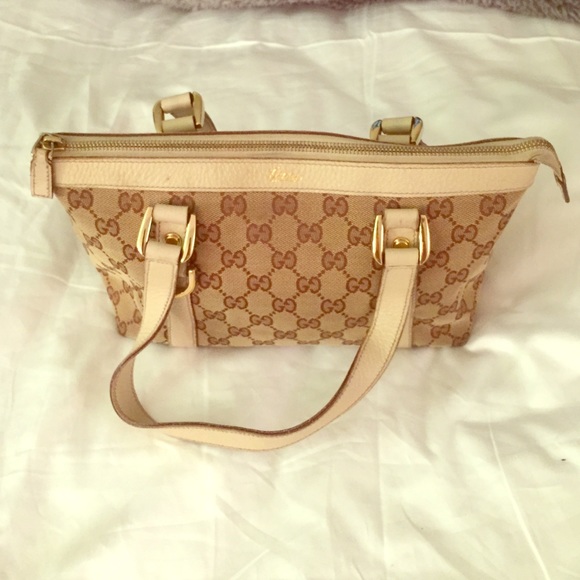 Small Gucci handbag