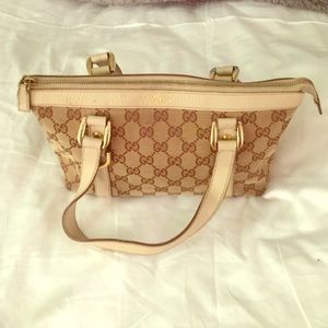 Small Gucci handbag
