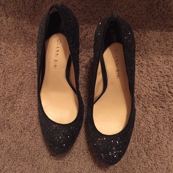 Gianni Bini Black Glitter Pumps - Picture 2 of 3