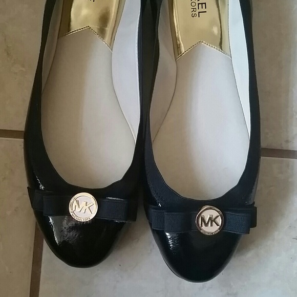 Michael Kors Shoes - New Michael Kors black flats