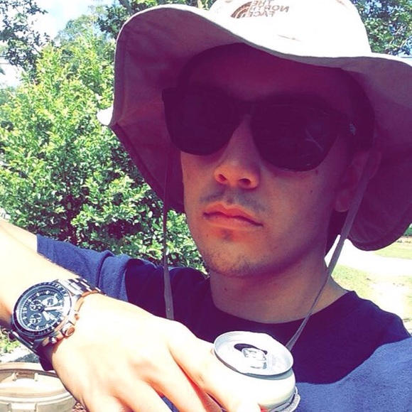 Meet your Posher, Bobby - Picture 1 of 1