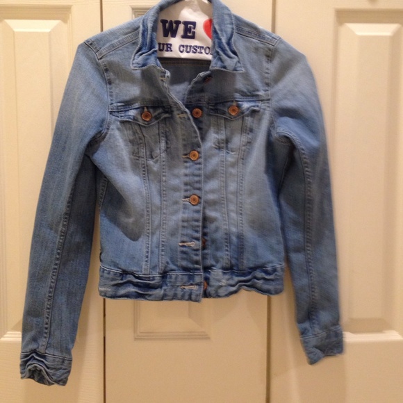 H&M Light Wash Denim Jacket READ DESCRIPTION!