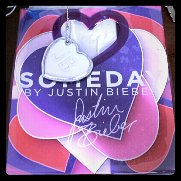 Justin bieber purse