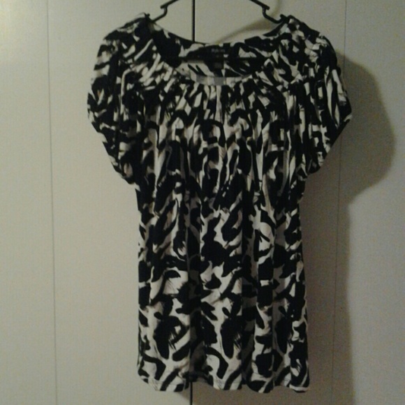 HOLD for @jtrips: Nice Patterned Work Blouse