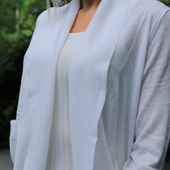 SOLD Off White Open Sweater - Picture 2 of 4