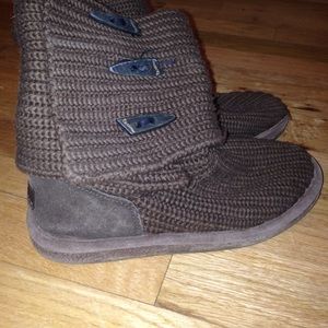 Bearpaw boots!!
