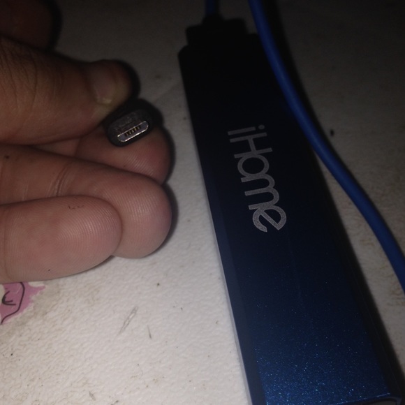 iHome portable battery charger - Picture 3 of 3