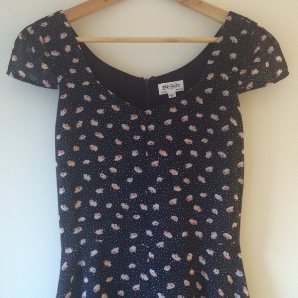 [KEEPING] 🌷Love Sadie Floral Mini Dress🌷 - Picture 2 of 3