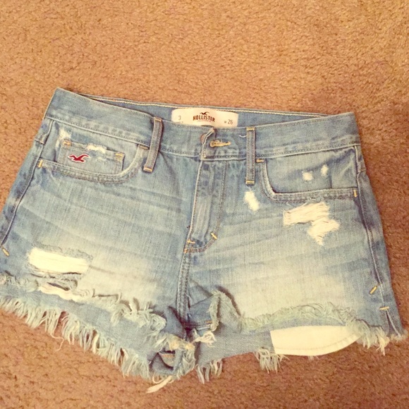 Hollister High-Waisted Jean shorts