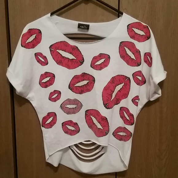 White crop top with kisses??