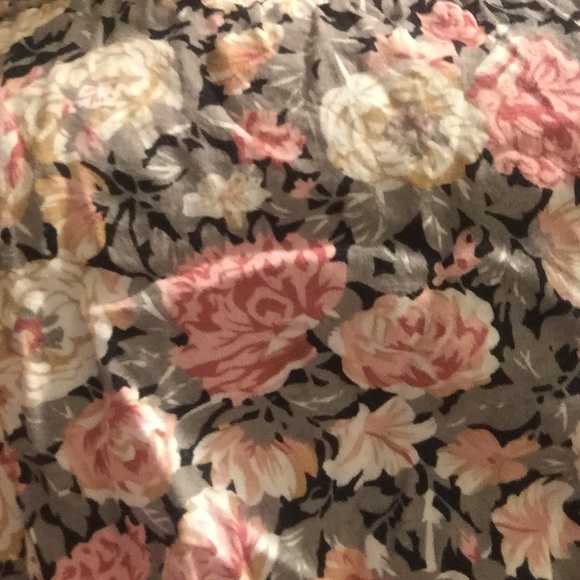 delia's gray flowery romper - Picture 3 of 4