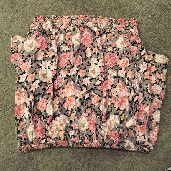 delia's gray flowery romper - Picture 1 of 4