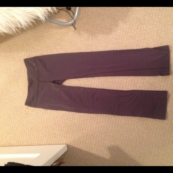 BRAND NEW YOGA PANTS