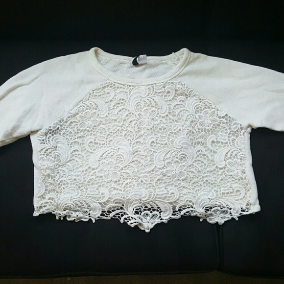 SOLD**** H&M cream cropped sweater