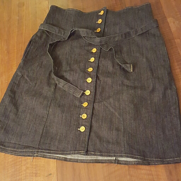 High waisted skirt RETRO AND CUTE!