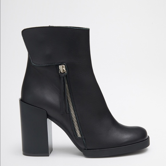 Black Heel Boot - Picture 4 of 4