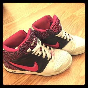 Nike Air Pink Cheetah Size 9