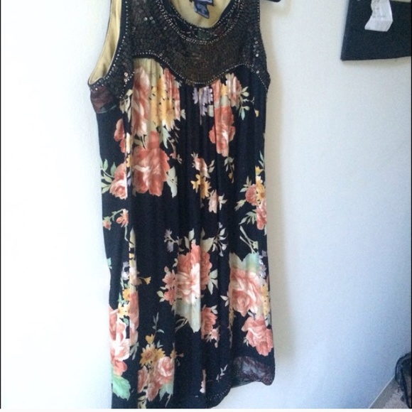 👀ISO👀 Angie Beaded Neck Floral Dress Sz M or L - Picture 2 of 4