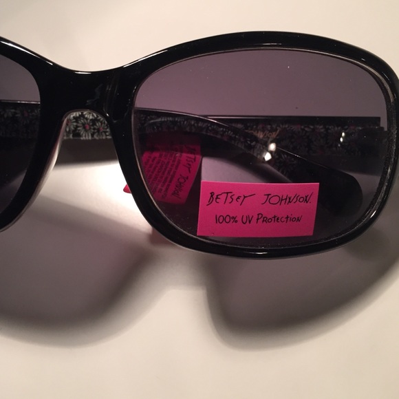 Brand New Betsy Johnson Sunglasses with 100% UV