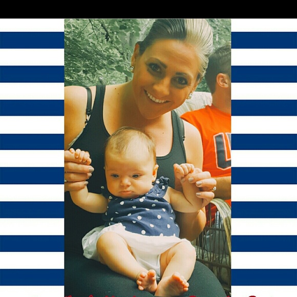 Meet your Posher, Halle 💕 - Picture 5 of 5