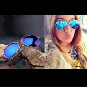 Blue lens aviator sunglasses