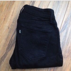 Black high waisted jeans 🌻