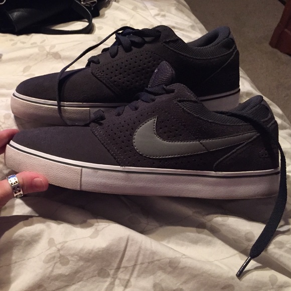 Never worn Nike shoes