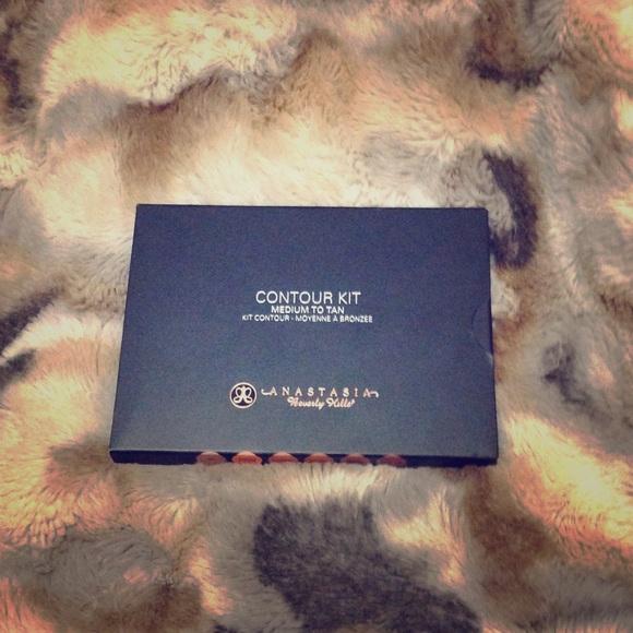 Anastasia Beverly Hills Other Contour Kit Medtan Poshmark