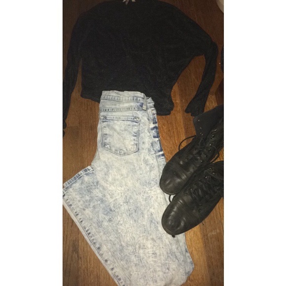 Buckle Acid Wash Skinny Jeans