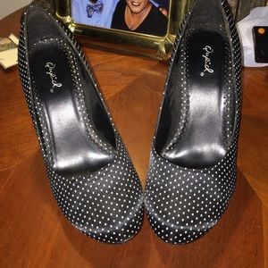 Cute pumps 😌 2 pair