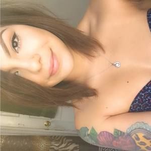 Meet your Posher, Dee