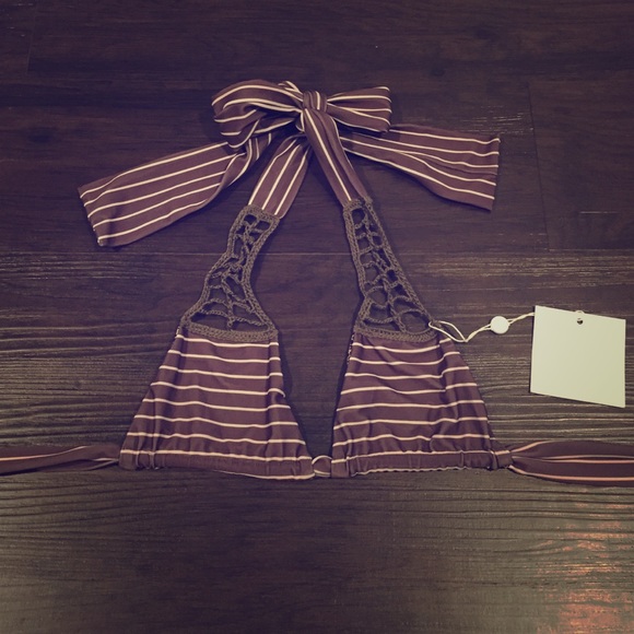 Acacia Secrets top