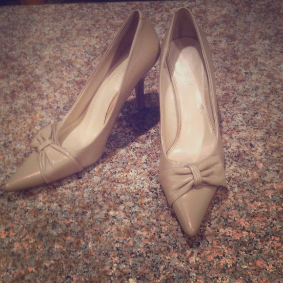 Small tan pointed heels