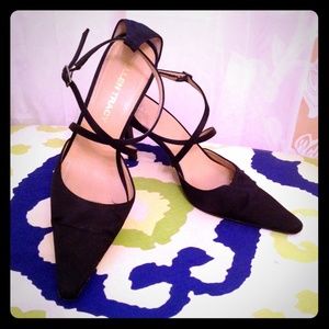 Ellen Tracy black pointed shoes
