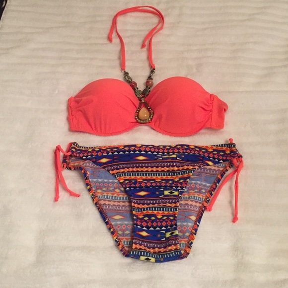 NWOT Tribal print bikini set