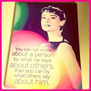 Sale!! NEW "Audrey Hepburn little frame"💕