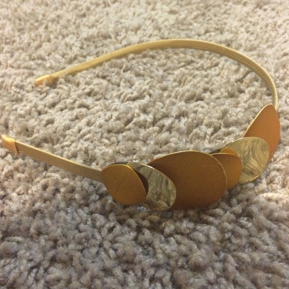 Brand new gold hair band
