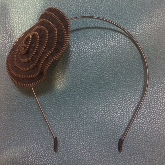 BCBGMaxAzaria headband