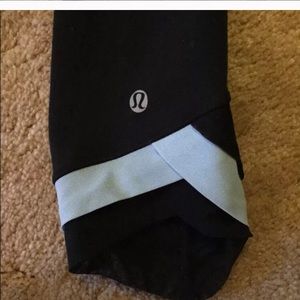 lululemon crop with detail on back of leg